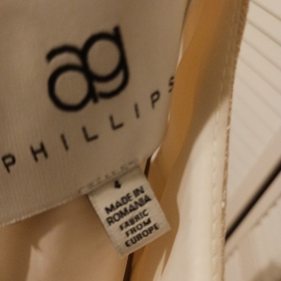 Women's Natural Dress - Picture 3 of 3